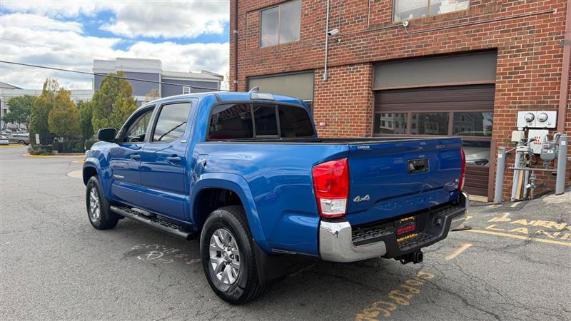 Used 2017 Toyota Tacoma SR5 AWD/4WD image 15