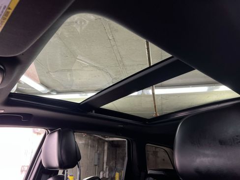 Used 2019 Jeep Grand Cherokee Limited X image 28