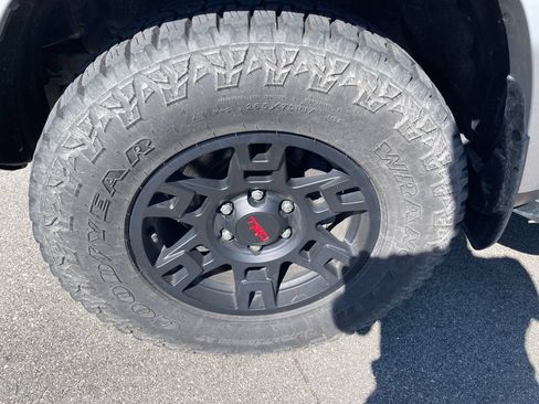 Used 2024 Toyota 4Runner TRD Off-Road Premium w/ Moonroof Package AWD/4WD image 5