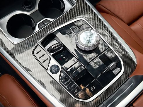 New 2026 BMW X7 M60i image 31