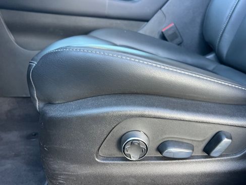 Certified 2025 Cadillac XT4 Premium Luxury image 13