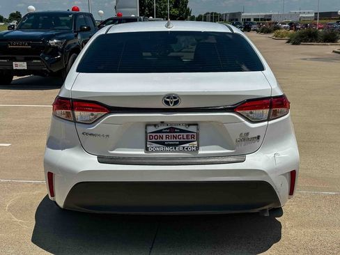 Used 2023 Toyota Corolla LE FWD image 4