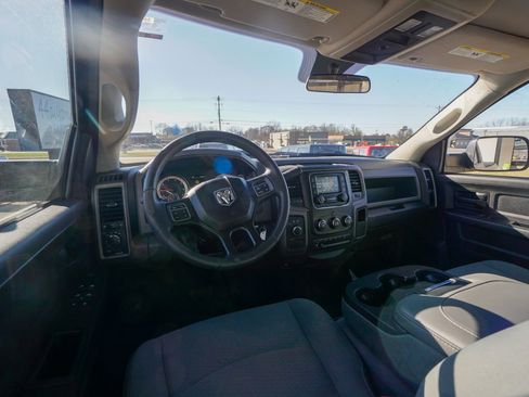 Used 2018 RAM 2500 Tradesman w/ Chrome Appearance Group image 15