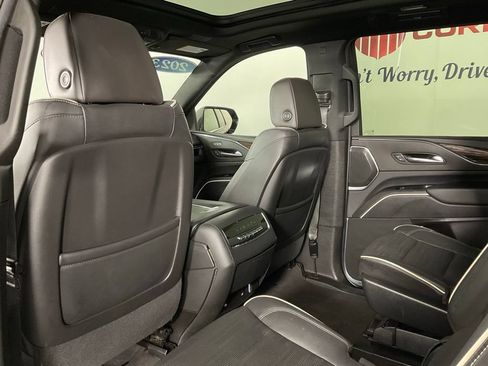 Used 2023 Cadillac Escalade Premium Luxury RWD image 15