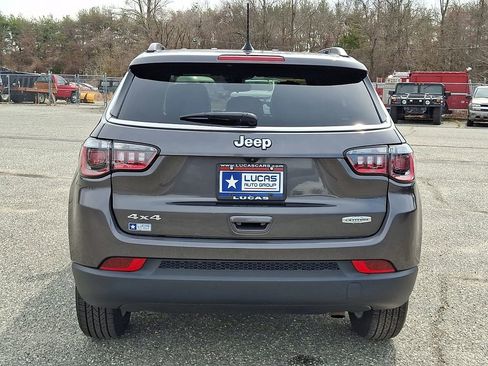 Used 2023 Jeep Compass Latitude AWD/4WD image 10