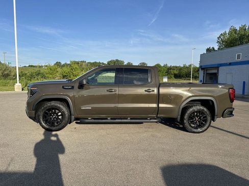 Used 2024 GMC Sierra 1500 Elevation w/ X31 Off-Road Package AWD/4WD image 4