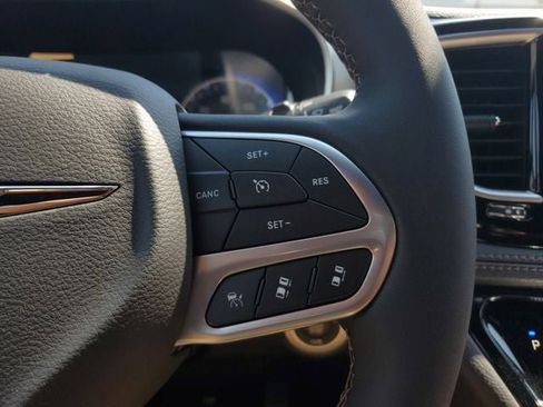 New 2026 Chrysler Pacifica Pinnacle image 25