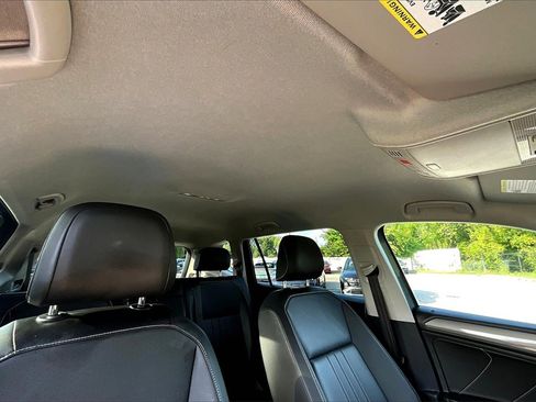 Used 2024 Volkswagen Tiguan SE image 22