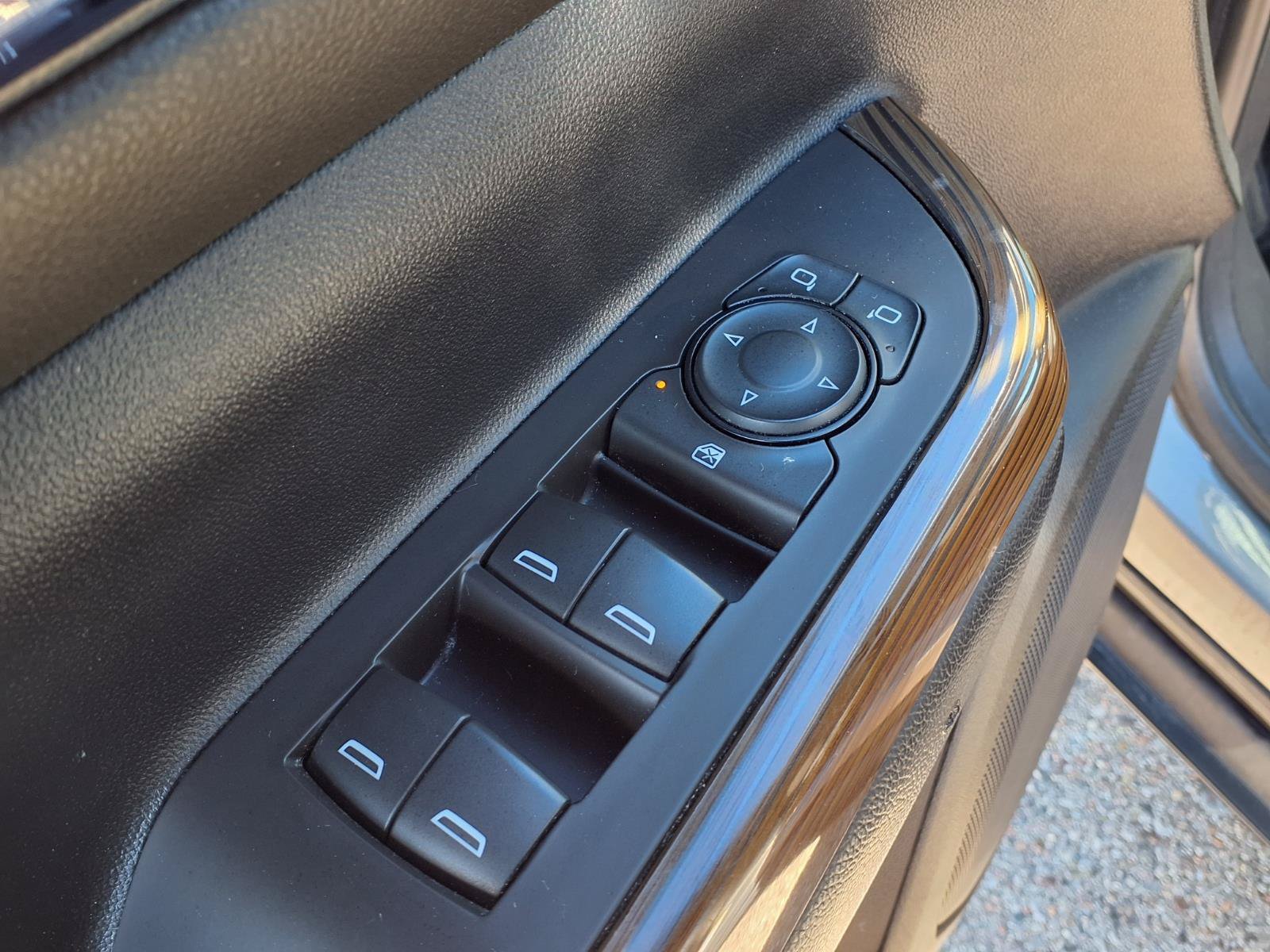 Used 2019 GMC Acadia SLE FWD image 14