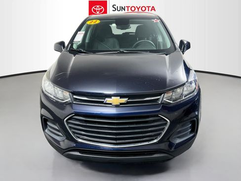 Used 2022 Chevrolet Trax LS w/ Tint and Cruise Package FWD image 10