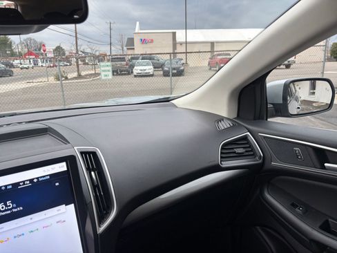 Used 2024 Ford Edge SEL image 35