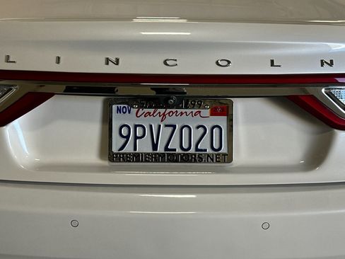 Used 2017 Lincoln Continental Select image 48