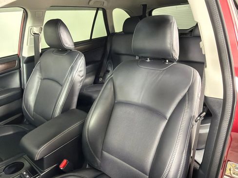 Used 2019 Subaru Outback 2.5i Limited AWD/4WD image 12