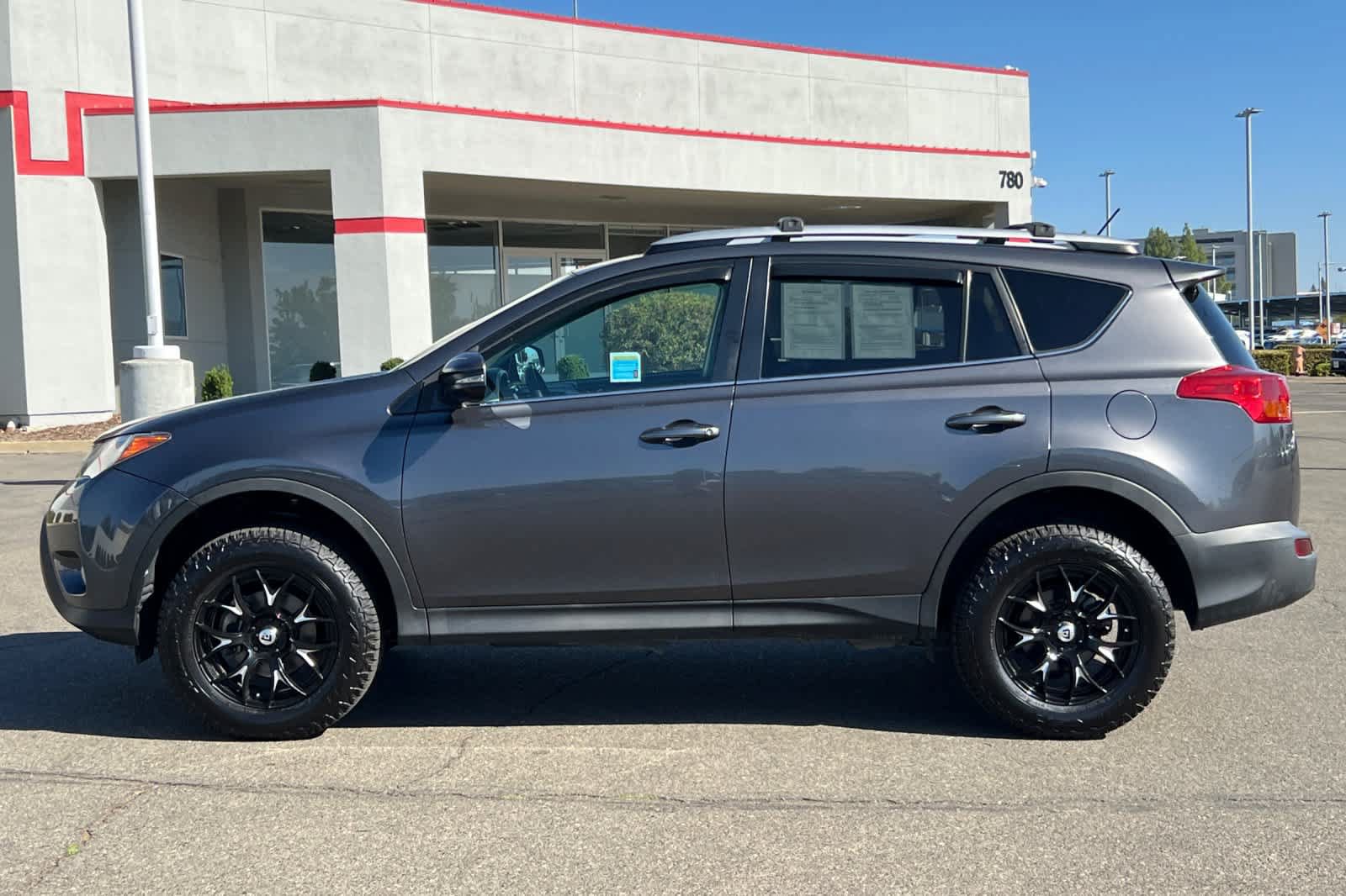 Used 2014 Toyota RAV4 XLE AWD/4WD image 9