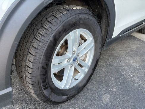 Used 2022 Ford Explorer XLT w/ Equipment Group 202A RWD image 6