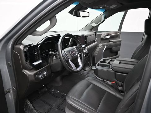 Used 2025 GMC Sierra 1500 SLT AWD/4WD image 9
