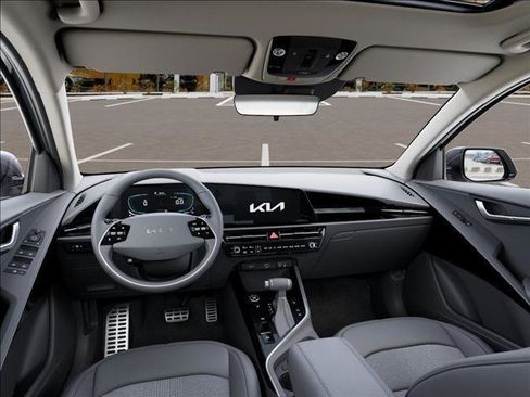New 2025 Kia Niro EX Touring image 14