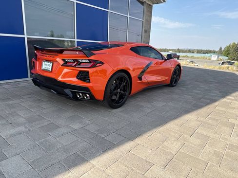 Used 2021 Chevrolet Corvette Stingray Coupe w/ Z51 Performance Package RWD image 7