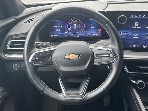 Used 2025 Chevrolet Traverse LT FWD image 36