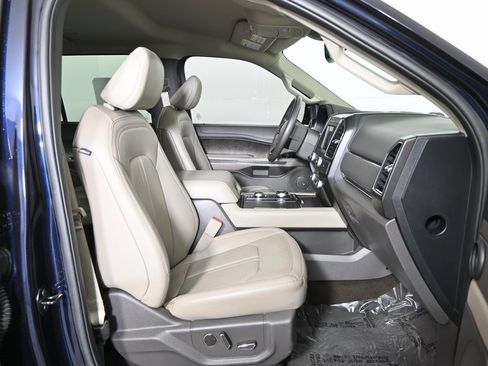 Used 2021 Ford Expedition Limited image 13