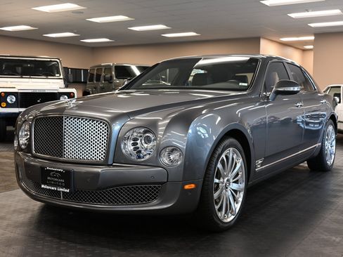 Used 2013 Bentley Mulsanne Mulliner Edition image 3