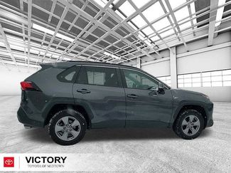 Used 2022 Toyota RAV4 XLE video 2