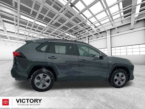 Used 2022 Toyota RAV4 XLE image 2