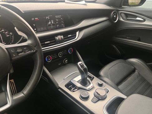 Used 2023 Alfa Romeo Stelvio Veloce AWD/4WD image 12