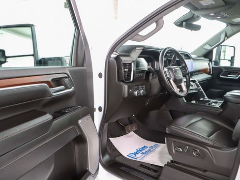 Used 2024 GMC Sierra 2500 Denali w/ Denali Reserve Package image 3