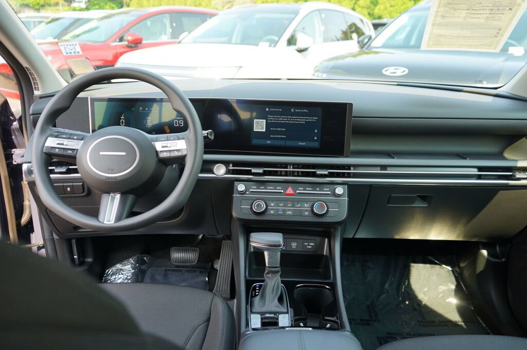 Certified 2025 Hyundai Tucson SE FWD image 26