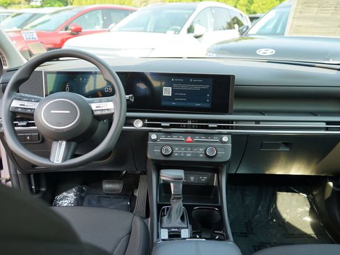 Used 2025 Hyundai Tucson SE FWD image 26