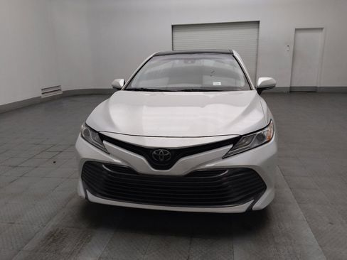 Used 2018 Toyota Camry XLE FWD image 15