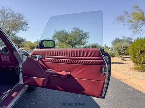 Used 1989 Mercedes-Benz 560 SL image 48