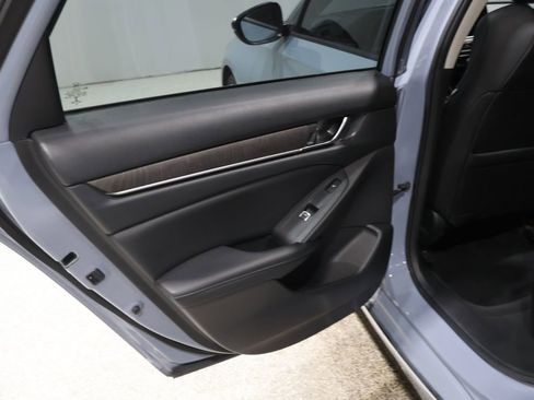 Used 2022 Honda Accord Touring image 18