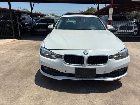 Used 2017 BMW 320i Sedan RWD image 3