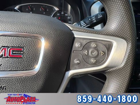 Used 2023 GMC Terrain SLE w/ Driver Convenience Package image 18