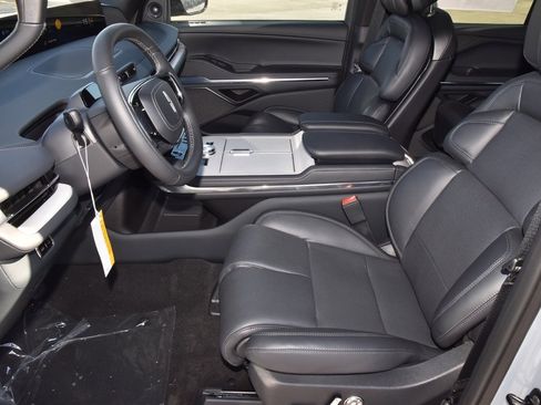 New 2025 Lincoln Navigator L Reserve w/ Jet Appearance Package image 13