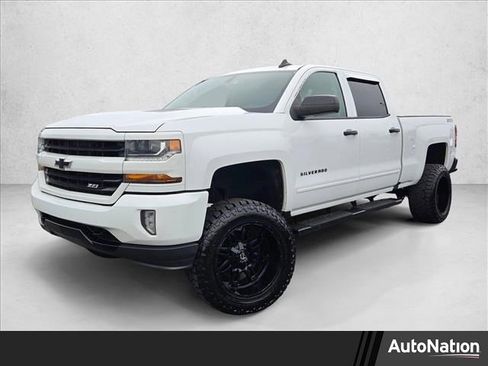 Used 2018 Chevrolet Silverado 1500 LT image 1