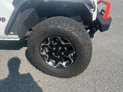 Used 2021 Jeep Wrangler Unlimited Rubicon 4xe w/ Cold Weather Group AWD/4WD image 9