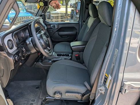 Used 2024 Jeep Wrangler Unlimited Sport AWD/4WD image 9
