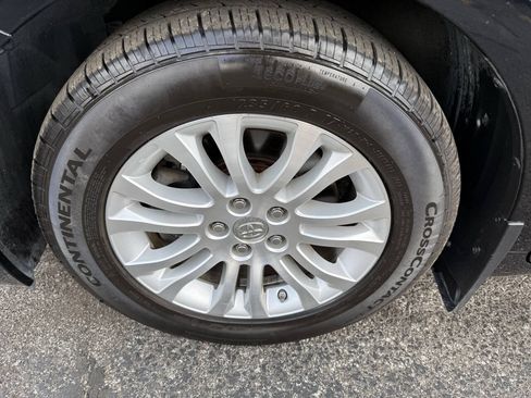 Used 2016 Toyota Sienna XLE FWD image 11