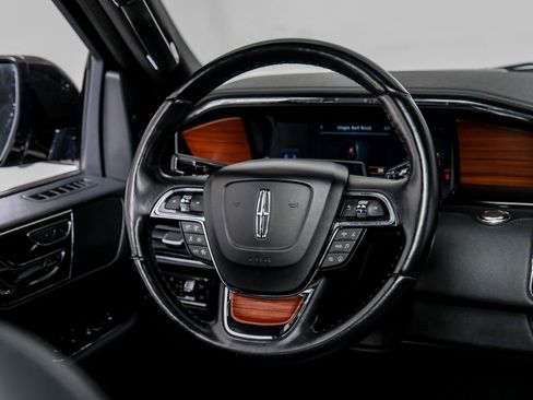 Used 2024 Lincoln Navigator Reserve image 12