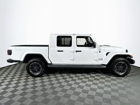 Used 2023 Jeep Gladiator Overland w/ LED Lighting Group AWD/4WD image 8