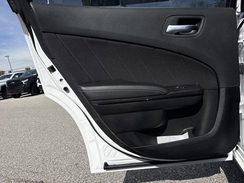 Used 2023 Dodge Charger SXT w/ Blacktop Package image 32