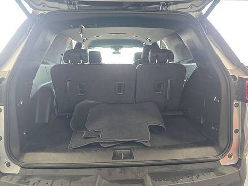 Used 2023 Chevrolet Traverse LT AWD/4WD image 11