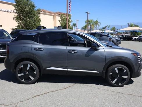 New 2026 Nissan Kicks SR image 3