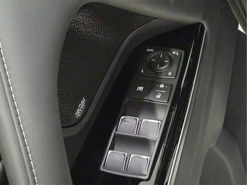 New 2026 Lexus LX 700h Luxury image 17