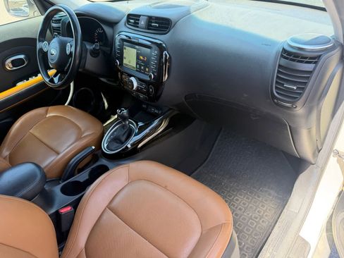 Used 2016 Kia Soul ! w/ Premium Package FWD image 7