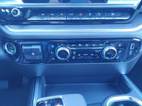 New 2026 GMC Sierra 1500 SLT w/ SLT Premium Plus Package AWD/4WD image 29