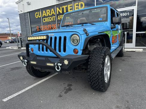 Used 2012 Jeep Wrangler Unlimited Sahara w/ Connectivity Group AWD/4WD image 19